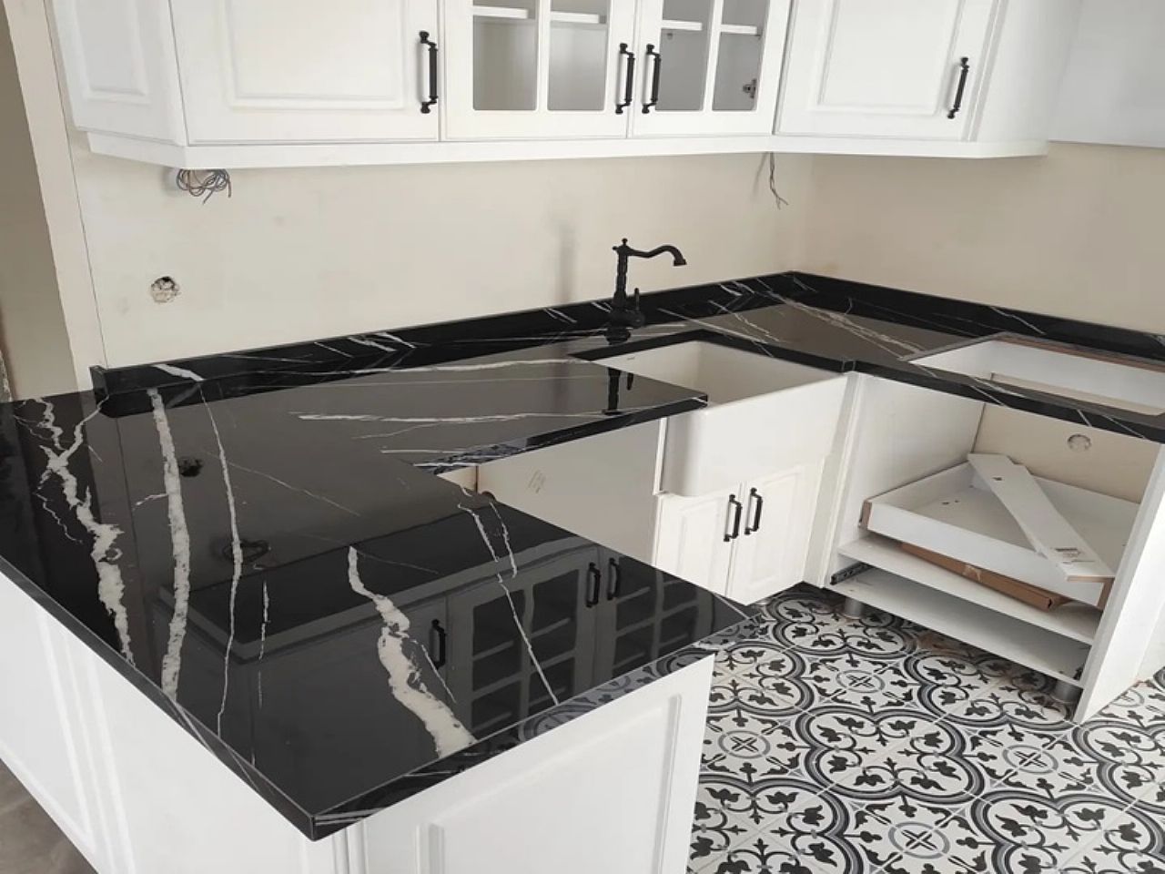 Porselen Lamar Tezgahlar